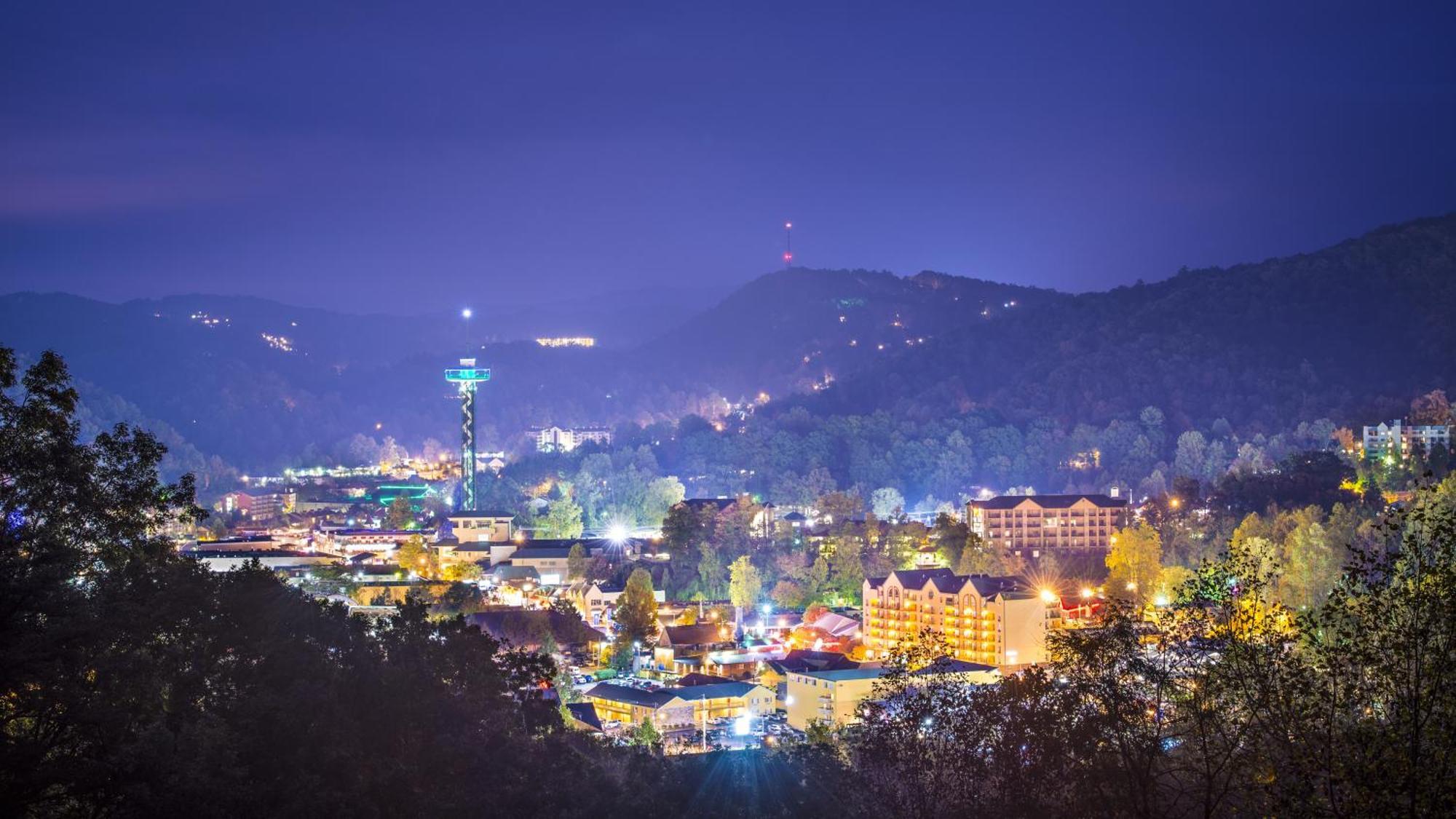 A Stones Throw, You Get 1089 Free Attraction Tickets Per Paid Day, Dollywood And Much More! Pigeon Forge Exterior foto